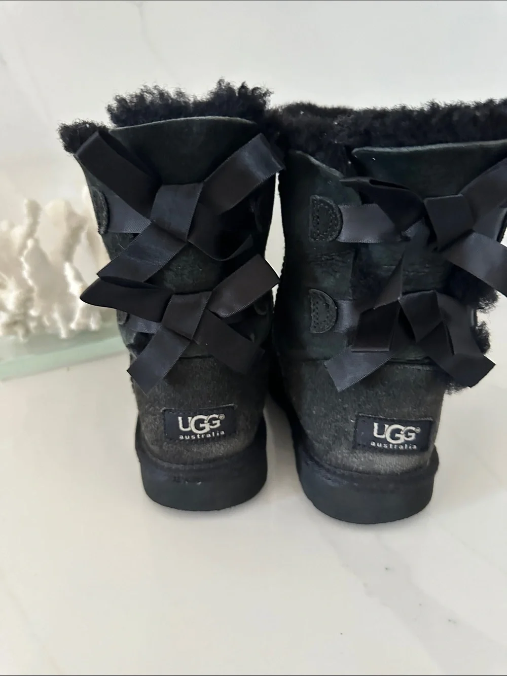 UGG girls Bailey Bow Boot - Black. Size see pictures. Size 2.